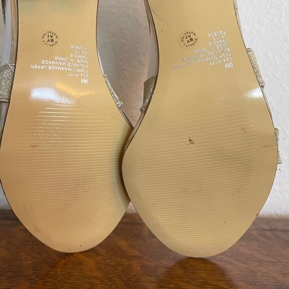 Liz Claiborne Gold Heels - Picture 6 of 9